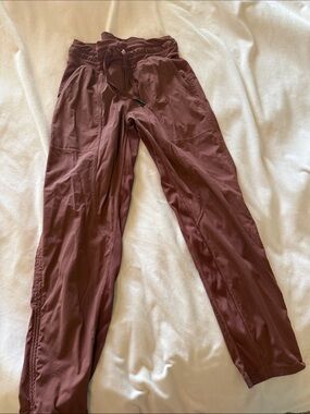 lululemon athletica women’s Drawstring Joggers - Mauve Brown